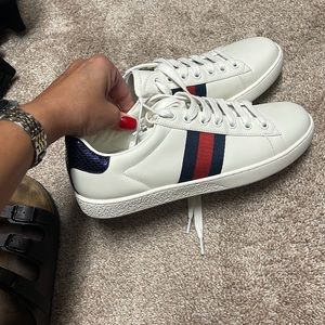 Gucci sneakers. 39. (Womens 8.5-9)